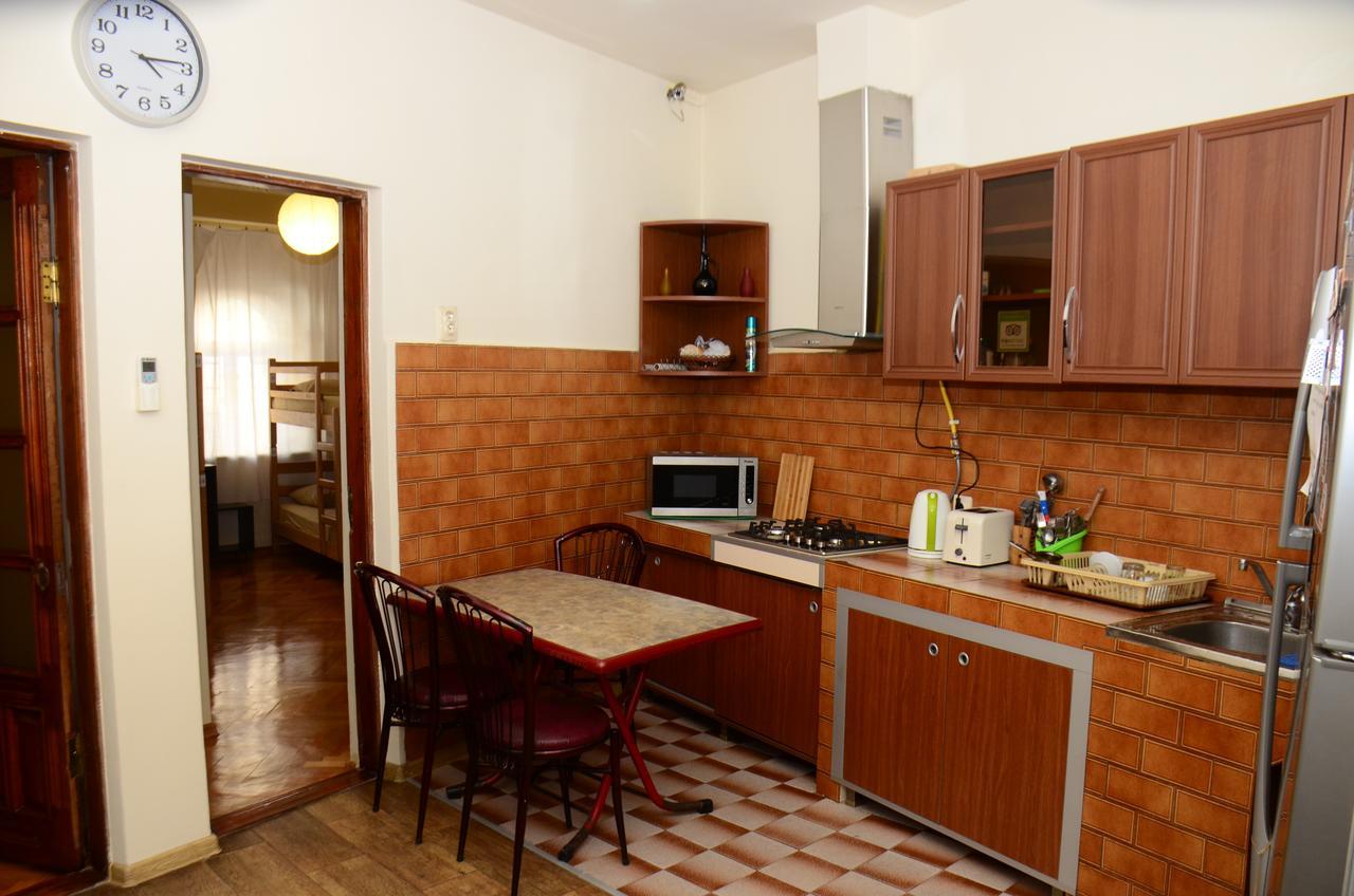 Hostel Batumi Globus Екстер'єр фото
