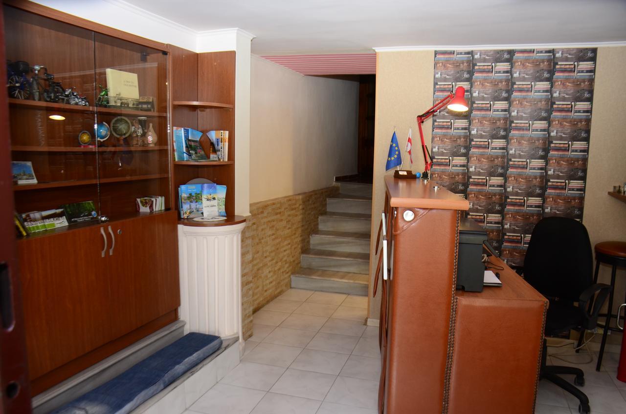Hostel Batumi Globus Екстер'єр фото